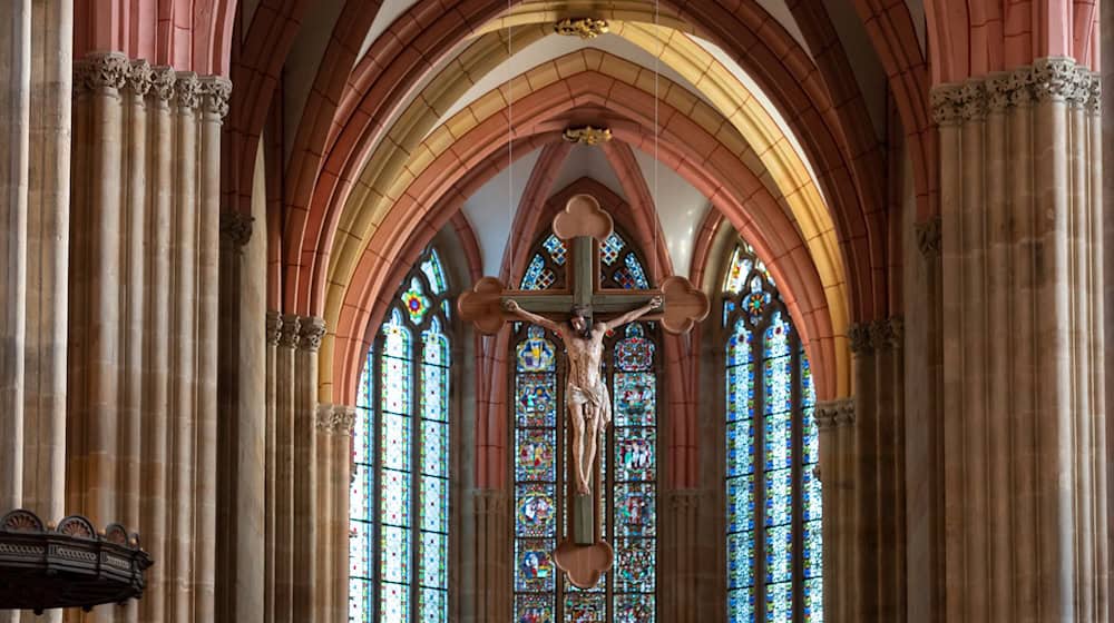  Bei einem Gottesdienst im Meißner Dom wird Landesbischof Tobias Bilz das Reformationsfest feiern. (Archivbild) / Foto: Matthias Rietschel/dpa-Zentralbild/dpa