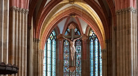  Bei einem Gottesdienst im Meißner Dom wird Landesbischof Tobias Bilz das Reformationsfest feiern. (Archivbild) / Foto: Matthias Rietschel/dpa-Zentralbild/dpa