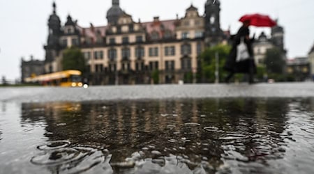 Die Wetteraussichten für Sachsen bringen bis zum Ende der Woche unbeständiges Wetter mit Regen und Gewittern. (Symbolbild) / Foto: Robert Michael/dpa