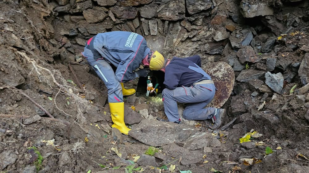 Bei der Suche nach dem Vermissten in einem altem Erzgebirgsstollen soll nun Leichenspürhunde zum Einsatz kommen.  / Foto: Mike Müller/TNN/dpa