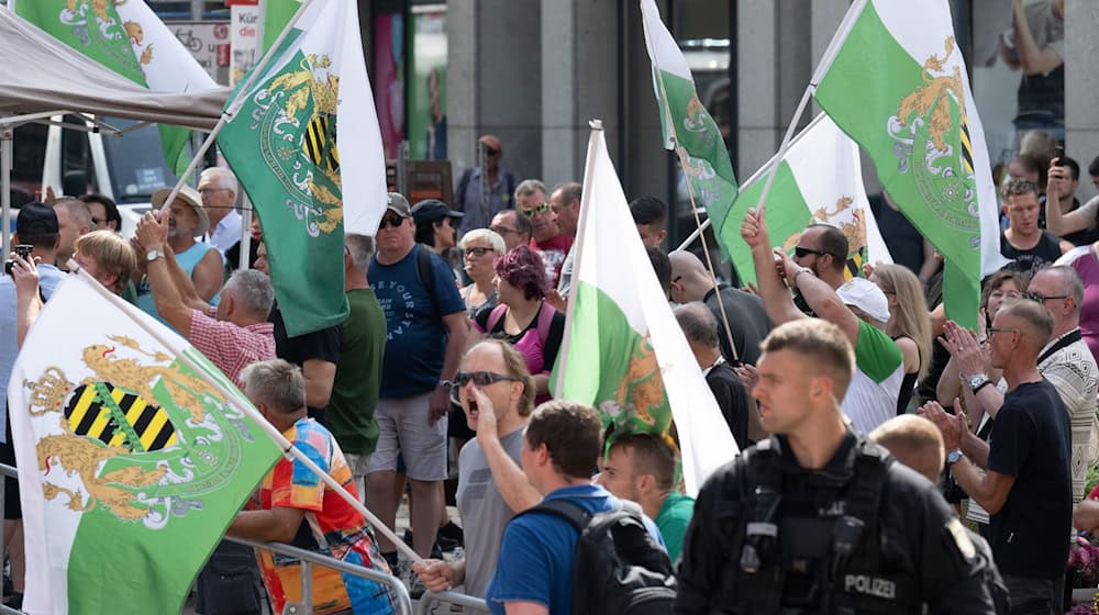 Nach einer mutmaßlichen Wahlfälschung zugunsten der Freien Sachsen bleibt die Wahl in Dresden-Langebrück gültig. (Archivbild) / Foto: Hendrik Schmidt/dpa