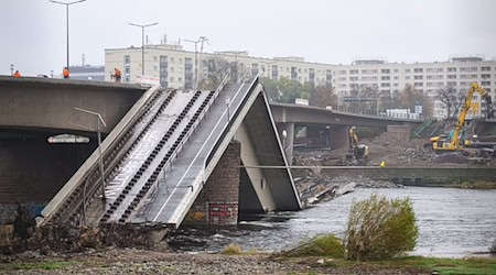 Dresden's Carola Bridge partially collapsed on the night of September 11. (Archive photo) / Photo: Robert Michael/dpa