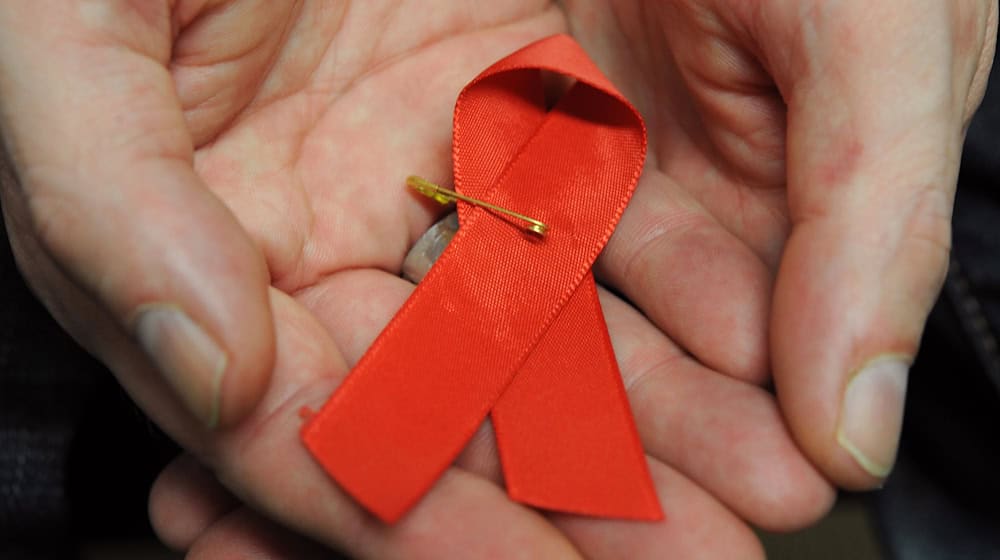 W Sakskej je 3.100 ludźi z HIV inficěrowanych. (Symbolbild) / Foto: Arne Dedert/dpa