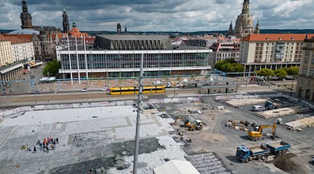 According to a vision of climate activists, Dresden's Altmarkt should be visibly greened by 2035 (archive photo). / Photo: Robert Michael/dpa