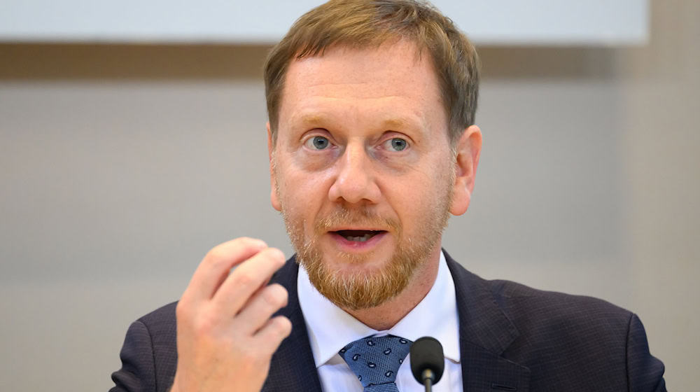 Die CDU mit Ministerpräsident Michael Kretschmer will nach dem Scheitern einer Brombeer-Koalition eine Minderheitsregierung mit der SPD bilden. / Foto: Robert Michael/dpa