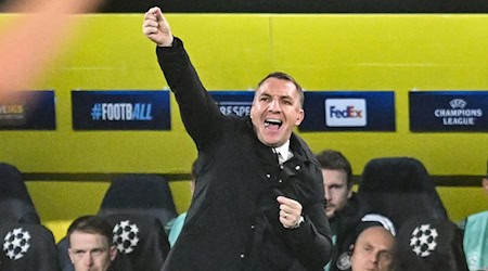 Celtic-trenar Brendan Rodgers přijimuje RB Lipsk w kralowskej klasy. / Foto: Bernd Thissen/dpa