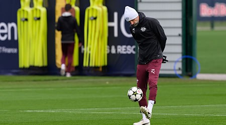 Marco Rose beim Abschlusstraining in Leipzig vor dem Auswärtsspiel in der Königsklasse bei Inter Mailand. / Foto: Hendrik Schmidt/dpa