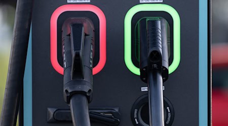 There are 11.8 e-cars per charging point in Saxony / Photo: Sebastian Kahnert/dpa