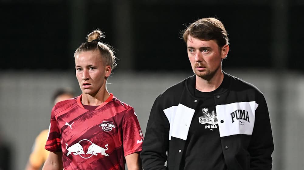 Marlene Müller, here next to RB coach Jonas Stephan, scored the lead against Hoffenheim / Photo: Hendrik Schmidt/dpa