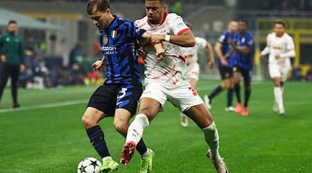  Leipzigs Benjamin Henrichs (rechts) kämpfte, verlor aber mit RB bei Inter Mailand. / Foto: Jan Woitas/dpa