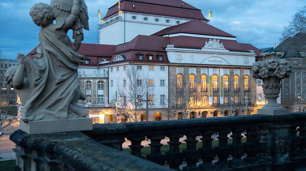 Auch das Staatsschauspiel Dresden ist verbalen Angriffen von Bürgern ausgesetzt. (Symbolbild). / Foto: Robert Michael/dpa-Zentralbild/dpa