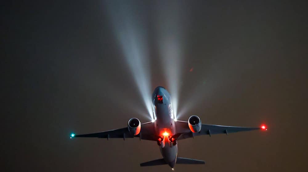 La contaminación acústica sigue siendo un tema controvertido en el aeropuerto de Leipzig/Halle. (Foto de archivo) / Foto: Jan Woitas/dpa-Zentralbild/dpa