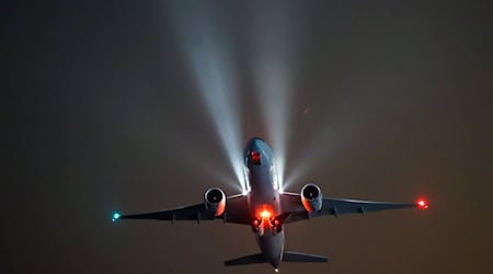 La contaminación acústica sigue siendo un tema controvertido en el aeropuerto de Leipzig/Halle. (Foto de archivo) / Foto: Jan Woitas/dpa-Zentralbild/dpa