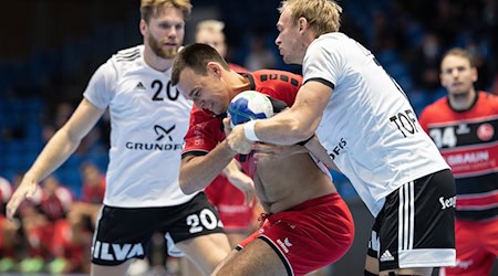 New at SC DHfK Leipzig: William Bogojevic (l.), here still in the service of Bjerringbro-Silkeborg HB / Photo: Swen Pförtner/dpa