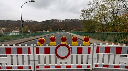 Połobski móst w Bad Schandau bu spočatk nowembra zawrjeny (archiwny wobraz). / Foto: Daniel Wagner/dpa