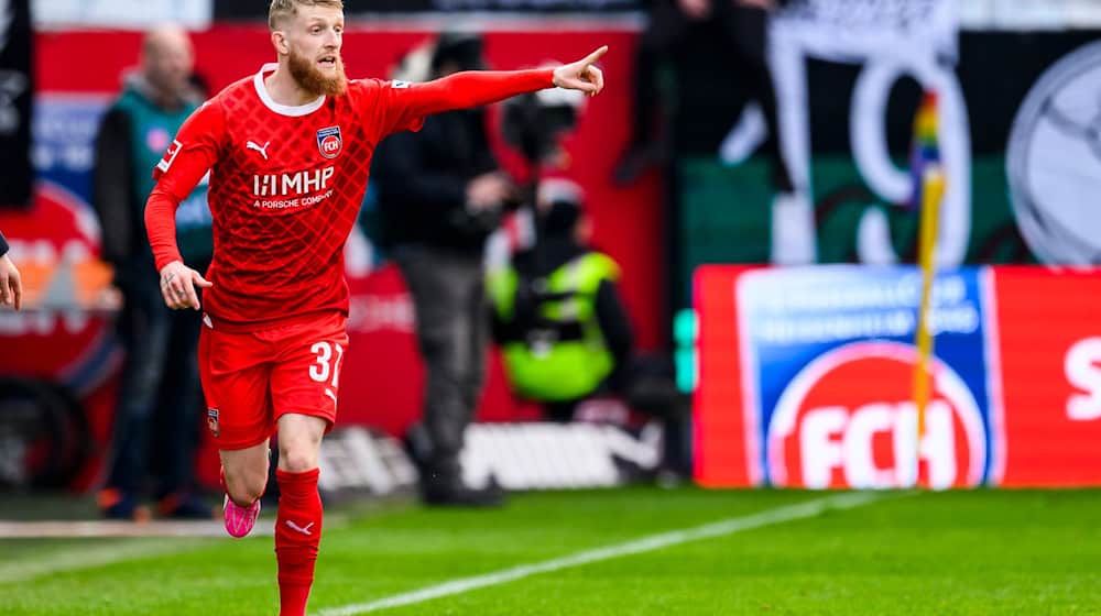 Kandidat pola RB Lipsk? Jan-Niklas Beste njepřińdźe pola Benfica Lissabona k ćahej. / Foto: Tom Weller/dpa