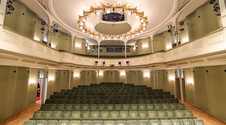 The Eduard-von-Winterstein-Theater in Annaberg-Buchholz is trying to draw attention to itself with a signature campaign. (Archive photo) / Photo: Jan Woitas/dpa-Zentralbild/dpa