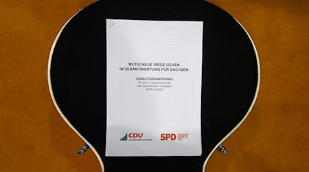 Baza CDU a SPD dyrbi koaliciskemu zrěčenju wobeju stron hišće přihłosować (archiwny wobraz). / Foto: Robert Michael/dpa