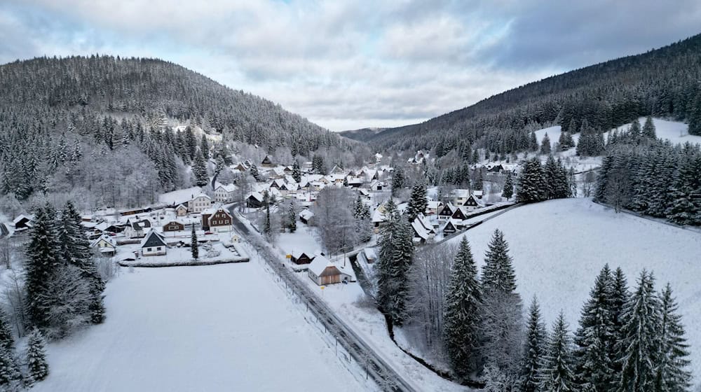 Im Erzgebirge soll es auch an Heiligabend schneien. / Foto: Mike Müller/dpa