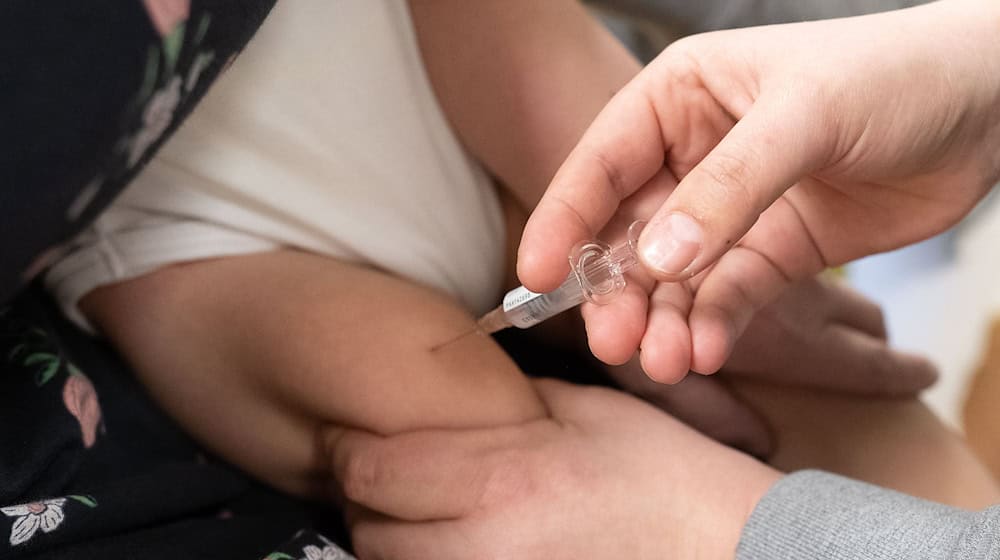 Trotz Polioviren-Funden bleibt Deutschland bislang krankheitsfrei. (Archivbild) / Foto: Swen Pförtner/dpa