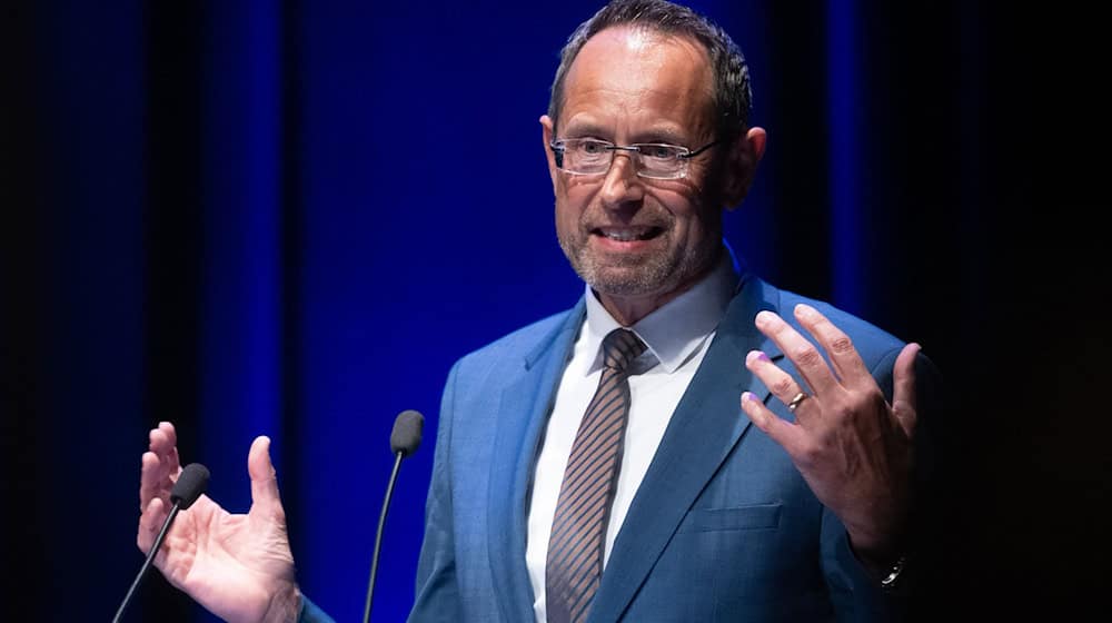 Dirk Benkendorff droht das Ende seiner Amtszeit als Rektor. (Archivbild) / Foto: Hendrik Schmidt/dpa