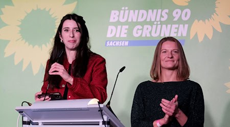 Marie Müser (left) and Christin Furtenbacher, state chairwoman of Saxony's Alliance 90/The Greens / Photo: Sebastian Willnow/dpa