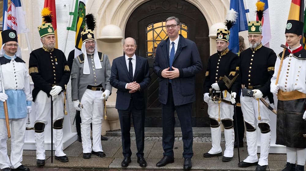 Kancler Olaf Scholz a Serbiski prezident Aleksandar Vucic wopytataj sakski wyši hórnistwowy zarjad.  / Foto: Sebastian Kahnert/dpa