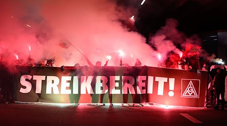  Beginnen soll der Ausstand um 9.30 Uhr in Zwickau. (Archivbild) / Foto: Hendrik Schmidt/dpa