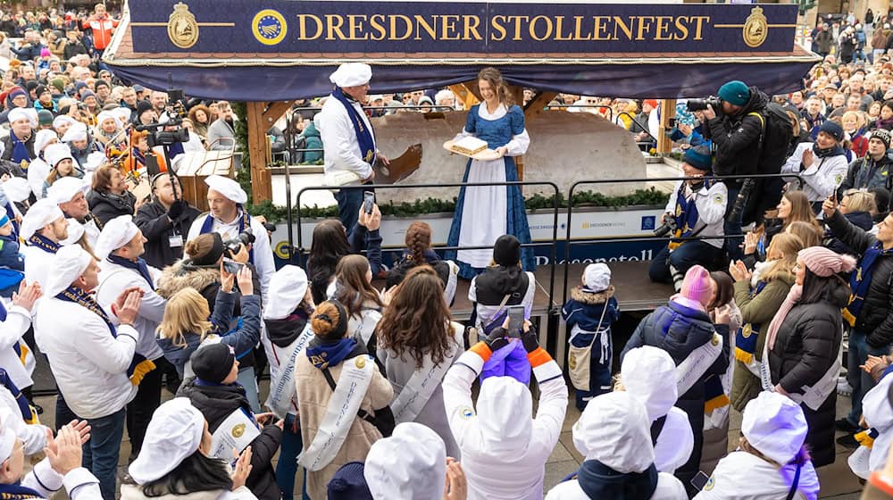 Around 60,000 people at the Dresden Stollen Festival / Photo: Jürgen Lösel/dpa