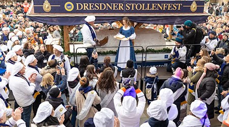 Alrededor de 60.000 personas en la Fiesta del Stollen de Dresde / Foto: Jürgen Lösel/dpa