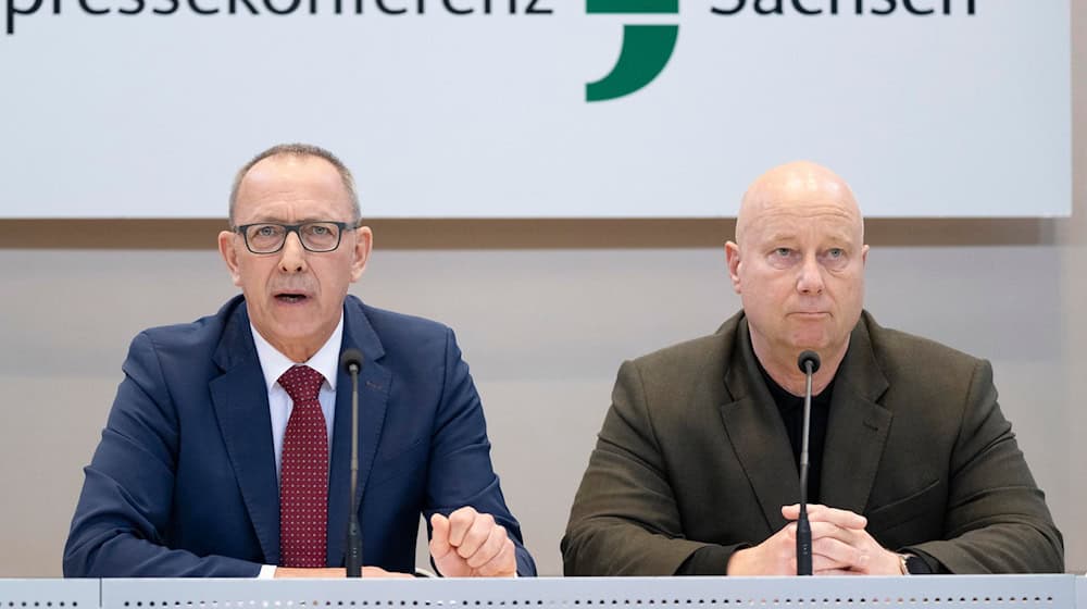 Jörg Urban (l), Chairman of the AfD in Saxony, and Jan Zwerg, Parliamentary Secretary of the state parliamentary group / Photo: Sebastian Kahnert/dpa