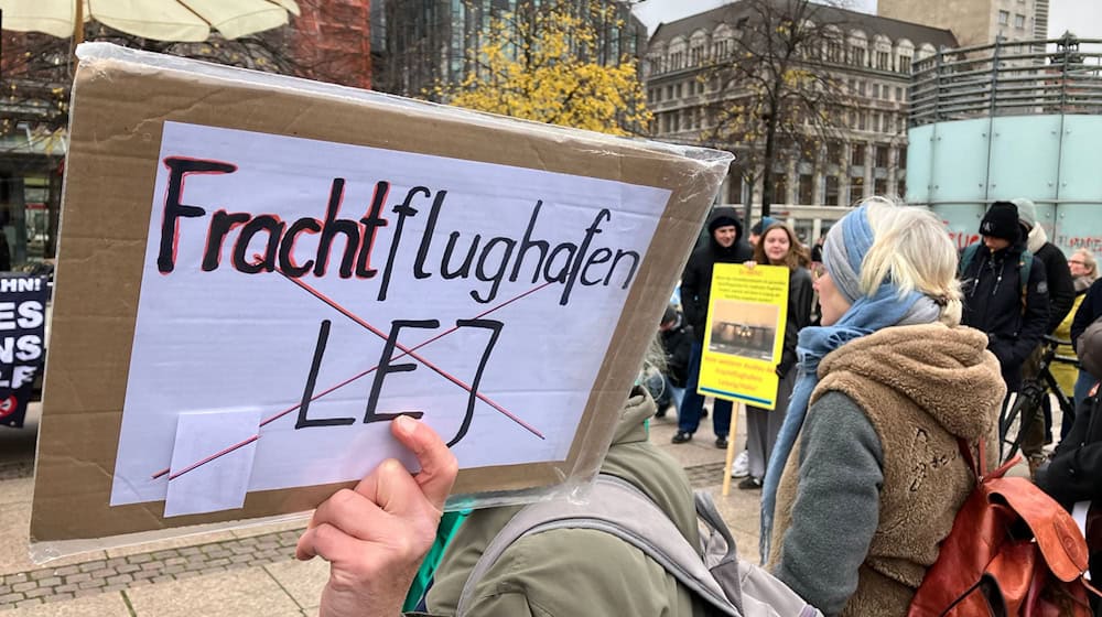 Leipzig/Halle Airport is to be massively expanded - but resistance is growing. (Archive image) / Photo: Birgit Zimmermann/dpa