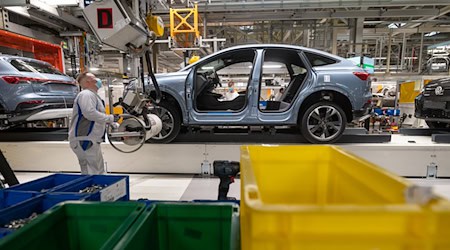 Audi-Produktion in Zwickau: Zumindest teilweise könnte sie künftig in die USA wechseln. (Archivbild) / Foto: Hendrik Schmidt/dpa-Zentralbild/dpa