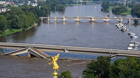 Citizens call for temporary bridge for Dresden's Carola Bridge. (Archive photo) / Photo: Robert Michael/dpa