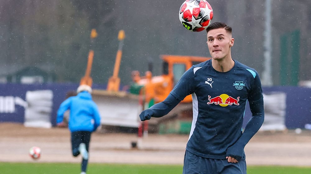 Benjamin Sesko en el último entrenamiento del RB Leipzig / Foto: Jan Woitas/dpa