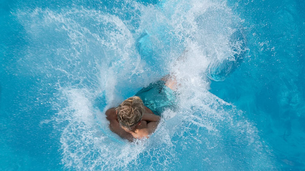 Dresden's swimming pools have drawn a positive visitor balance for 2024. (Archive image) / Photo: Sebastian Kahnert/dpa