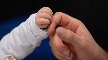 Abdullah and Bennet open the birth year 2025 (symbolic image) / Photo: Marijan Murat/dpa