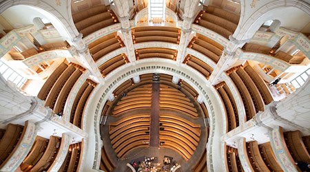 Die Frauenkirche schließt nächste Woche für die alljährlichen Wartungsarbeiten. (Archivbild) / Foto: Sebastian Kahnert/dpa-Zentralbild/dpa