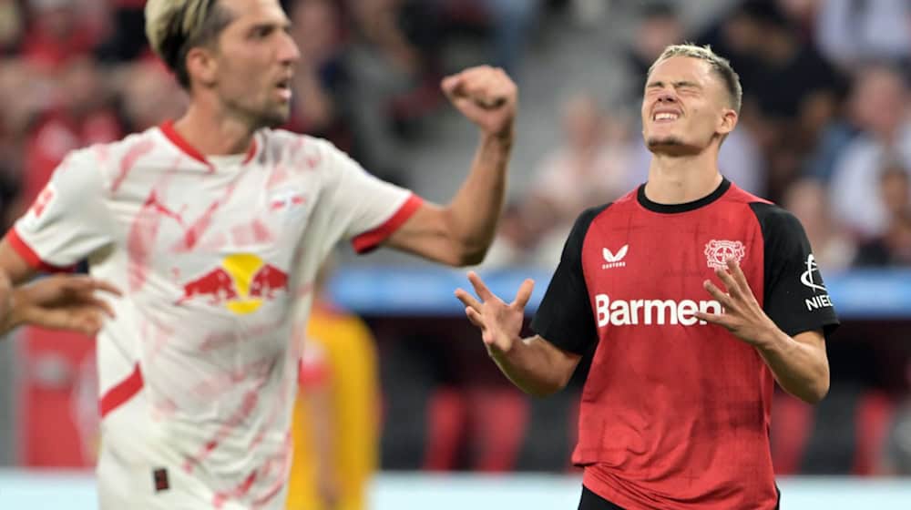 Kevin Kampl (l.) and RB Leipzig host Leverkusen on Saturday / Photo: Federico Gambarini/dpa