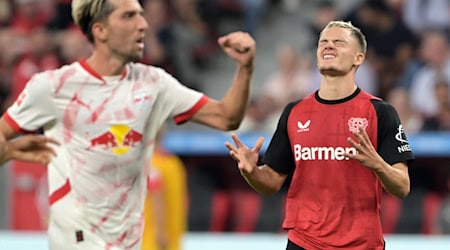 Kevin Kampl (l.) and RB Leipzig host Leverkusen on Saturday / Photo: Federico Gambarini/dpa