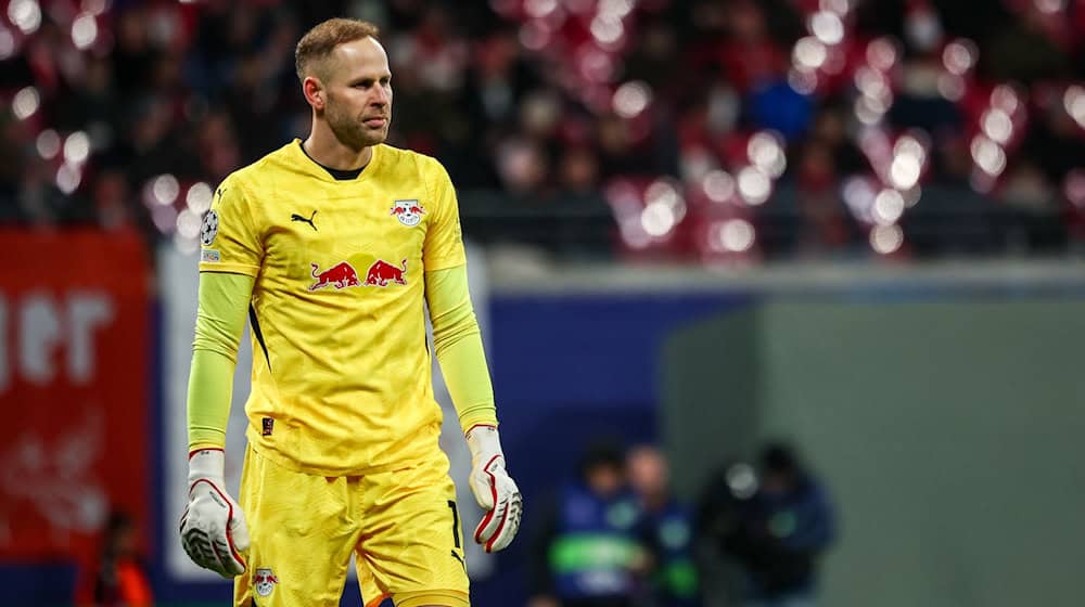 RB Leipzig-Torhüter Peter Gulacsi hat keines seiner neun Spiele gegen den VfB Stuttgart verloren. / Foto: Jan Woitas/dpa