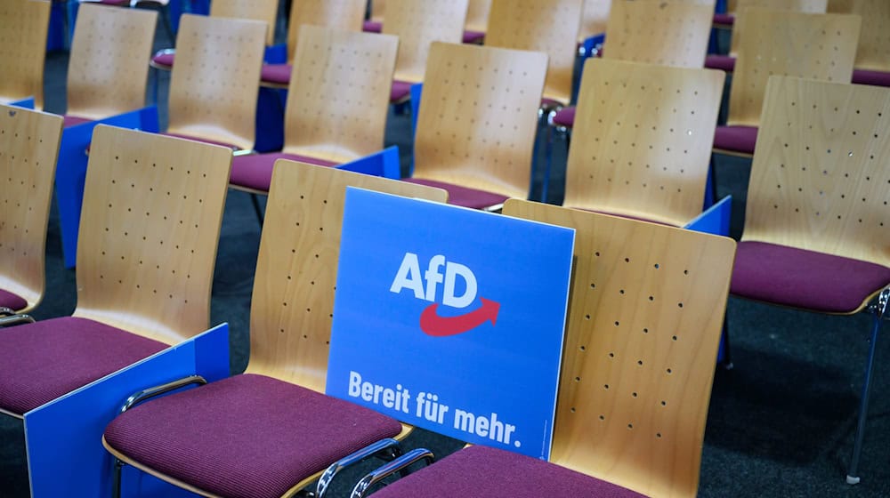 Die Polizei hat für den AfD-Bundesparteitag in Riesa einen Großeinsatz angekündigt. (Archivbild) / Foto: Patrick Pleul/dpa