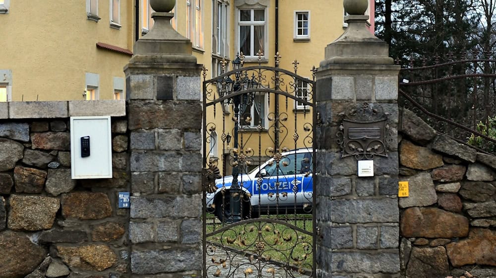 Nach einem Einbruch im Schloss Philippi endete die Flucht eines Verdächtigen im Krankenhaus. / Foto: Danilo Dittrich/dpa