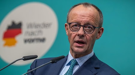 Unionskanzlerkandidat Friedrich Merz bekommt bei seinem Kurs Unterstützung aus Sachsen. / Foto: Michael Kappeler/dpa