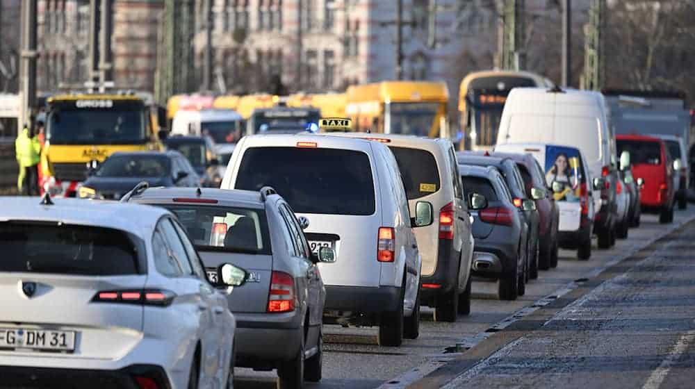 Dresden hat momentan Probleme mit der IT - und mit der Homepage.  / Foto: Robert Michael/dpa