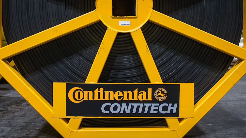 Conveyor belts made of rubber and metal wires, which Contitech manufactures, are mainly used in industry. (Archive image) / Photo: Ole Spata/dpa