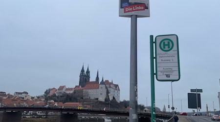 Die Wahlwerbung hängt auch in Meißen immer ziemlich hoch. Als Schutz vor mutwilliger Beschädigung.  Foto: Mallek