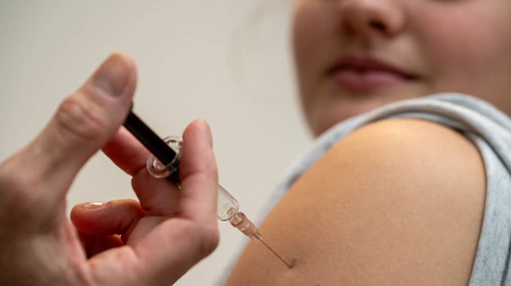 Health insurance: Vaccination rate against HPV in Saxony far too low. (Archive image) / Photo: Stefan Puchner/dpa