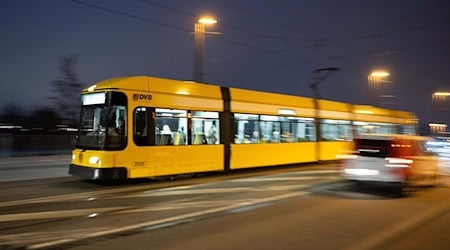 Dresden's public transport company is 18 million euros short. (Symbolic image) / Photo: Sebastian Kahnert/dpa