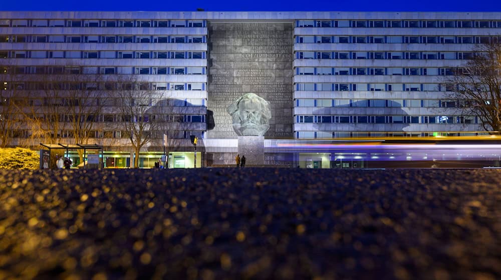 Skutkowanišćo wulkeje zahajenskeje show je nadregionalnje znaty Marx-Monument města (archiwny wobraz) / Foto: Hendrik Schmidt/dpa